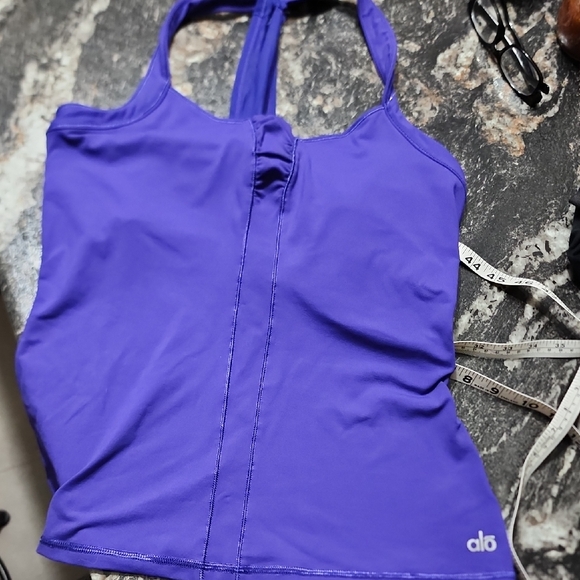 ALO Yoga Tops - #98...ALO Yoga Vibrant Purple Top...Medium